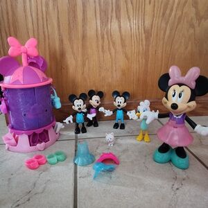 Disney Minnie Mouse Playset with Pink and Blue Accessories